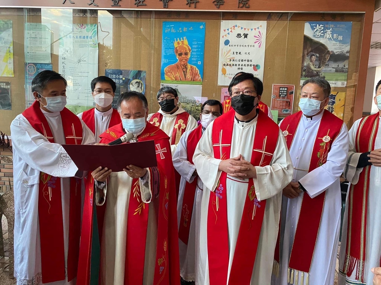 感謝各位師長及各界友人參與靜宜大學人社院聖誕點燈活動
