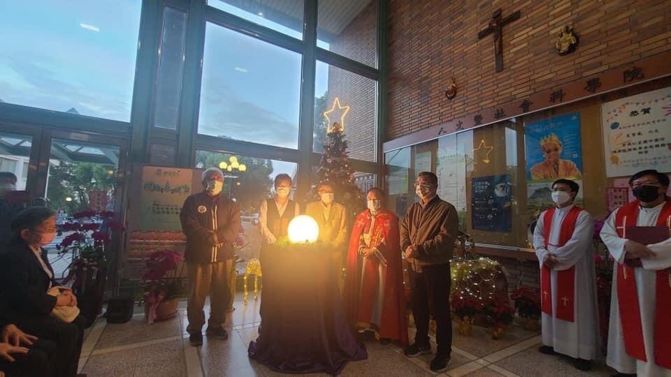 感謝各位師長及各界友人參與靜宜大學人社院聖誕點燈活動