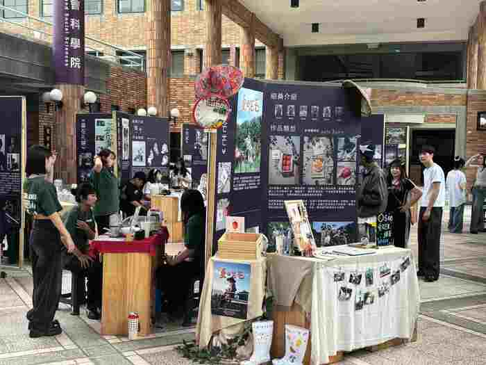 115.05.13 大傳系第18屆畢業展圖片